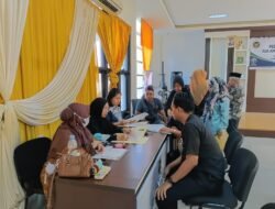 Kantor Imigrasi Kelas I Makassar Layani Pengambilan Foto Paspor Jamaah Haji di Kantor Kemenhaj Pangkep