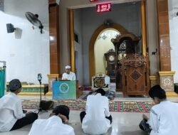 Kepala Kantor Kemenhaj Pangkep Rutin Mengajar Kitab Kuning di Ponpes DDI Gallaraya