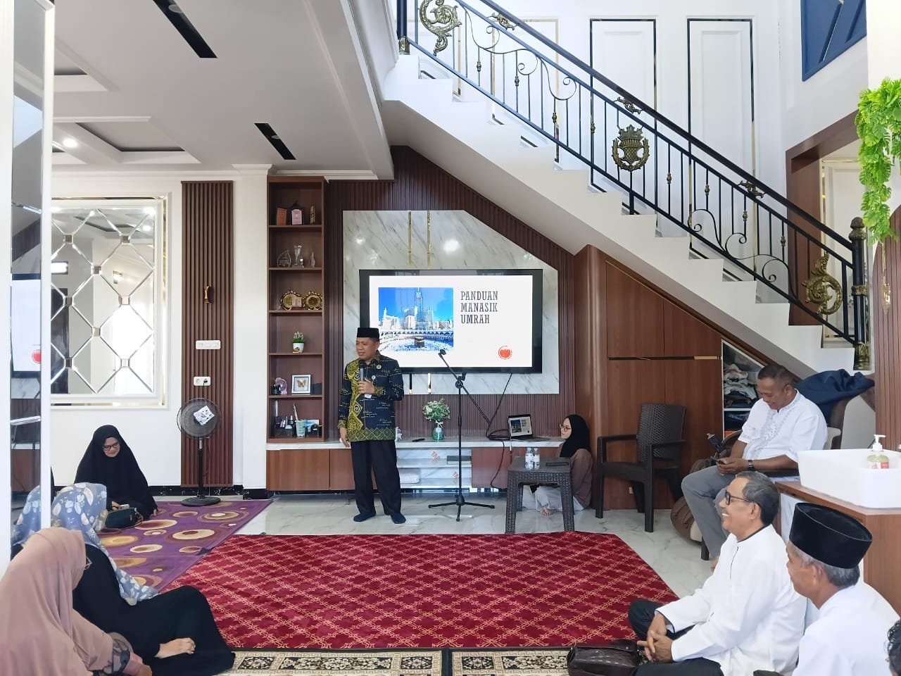 Hadiri Manasik Umrah PT Azka Inti Utama, Kakan Kemenhaj Pangkep Beri Bekal ke Jemaah