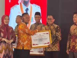 Kanwil Kemenhaj Sulsel Terima Penghargaan Gubernur