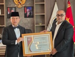 Kemenhaj Terima Penghargaan Jaringan Advokasi Rakyat Indonesia