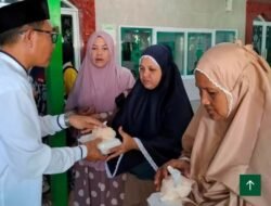 Waka II BAZNAS Makassar Serahkan Makan Pagi kepada Korban Kebakaran di Asrama Tentara