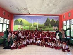 Lewat Cara Interaktif, Mahasiswa KKN UIN Alauddin Ajak Siswa Praktik PHBS